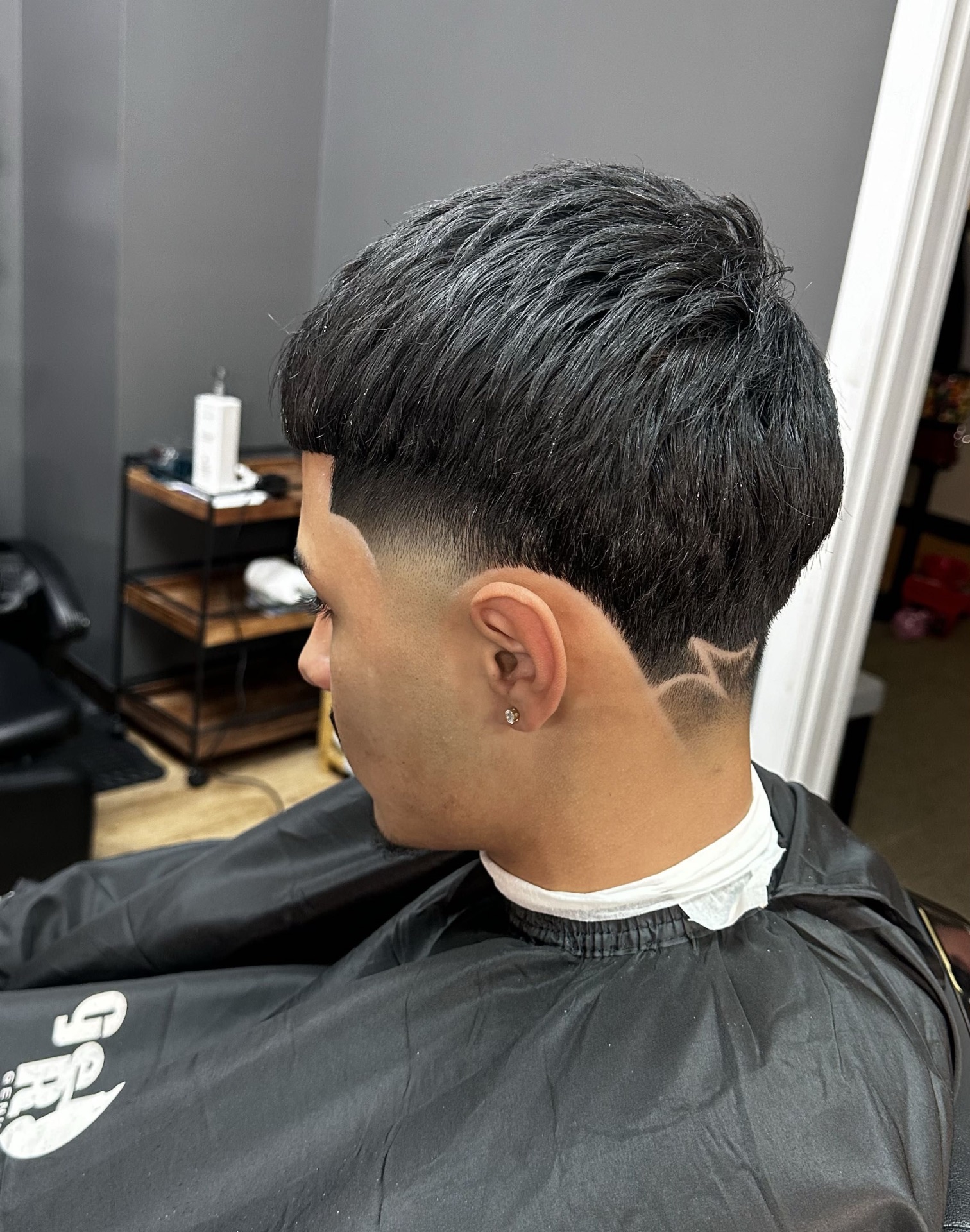 Textured taper with edge detail