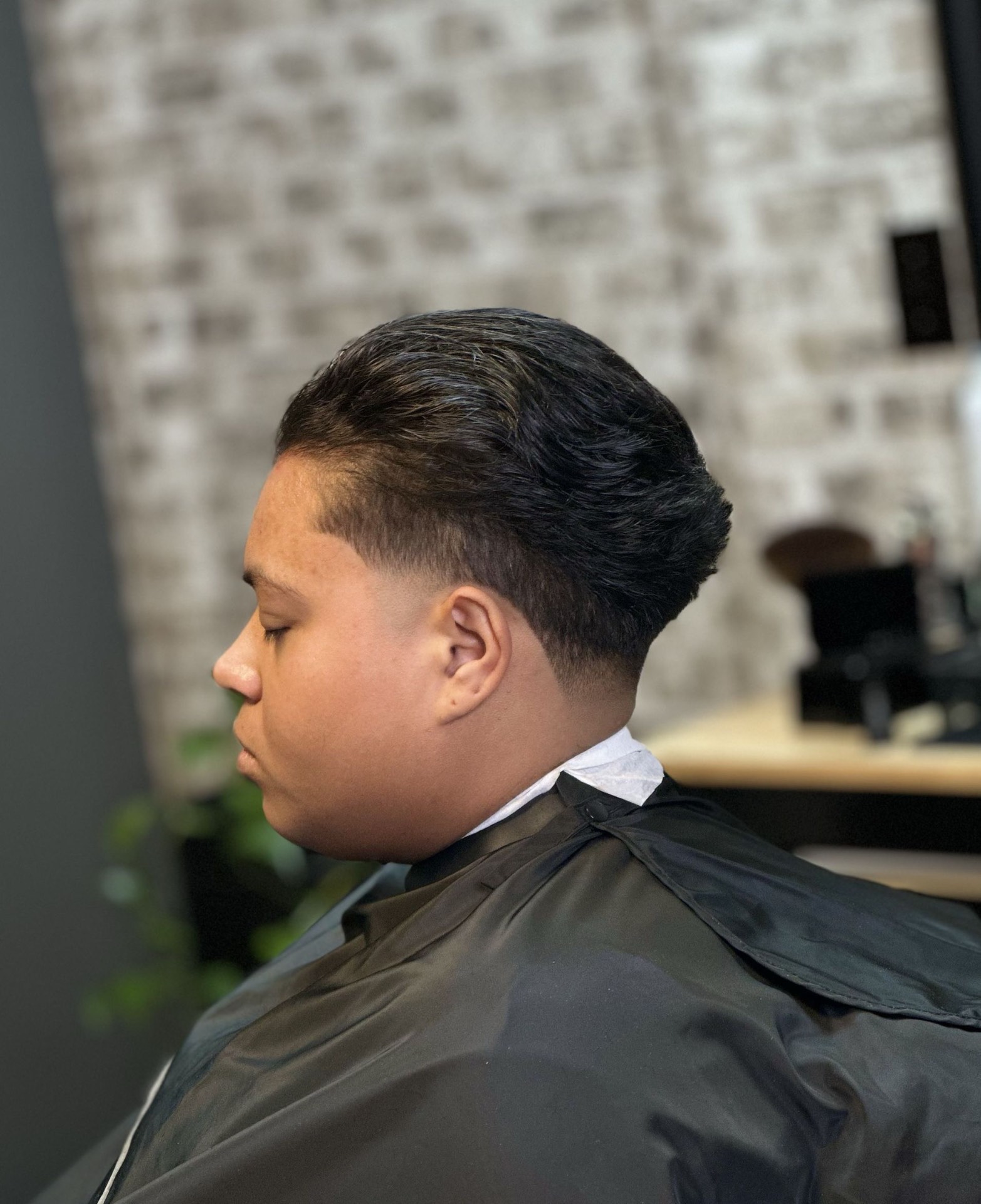 Ducktail taper with volume top